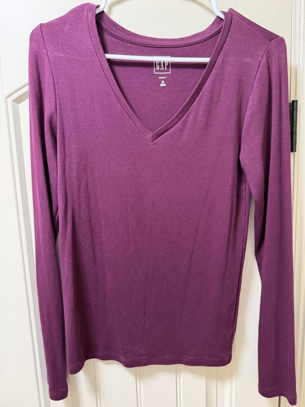 GAP Women's Long Sleeve V-Neck Top in Berry Purple